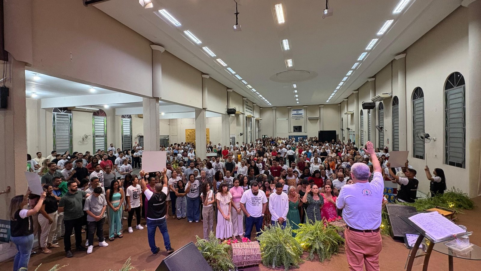 Comunidade Bereana reunida em culto