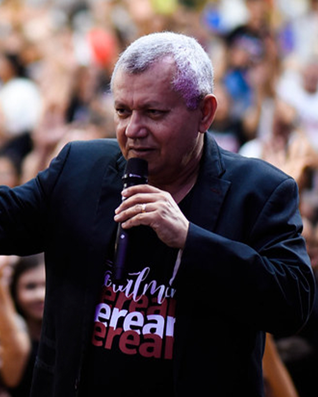 Pr. Luis Gonzaga ministrando a Palavra